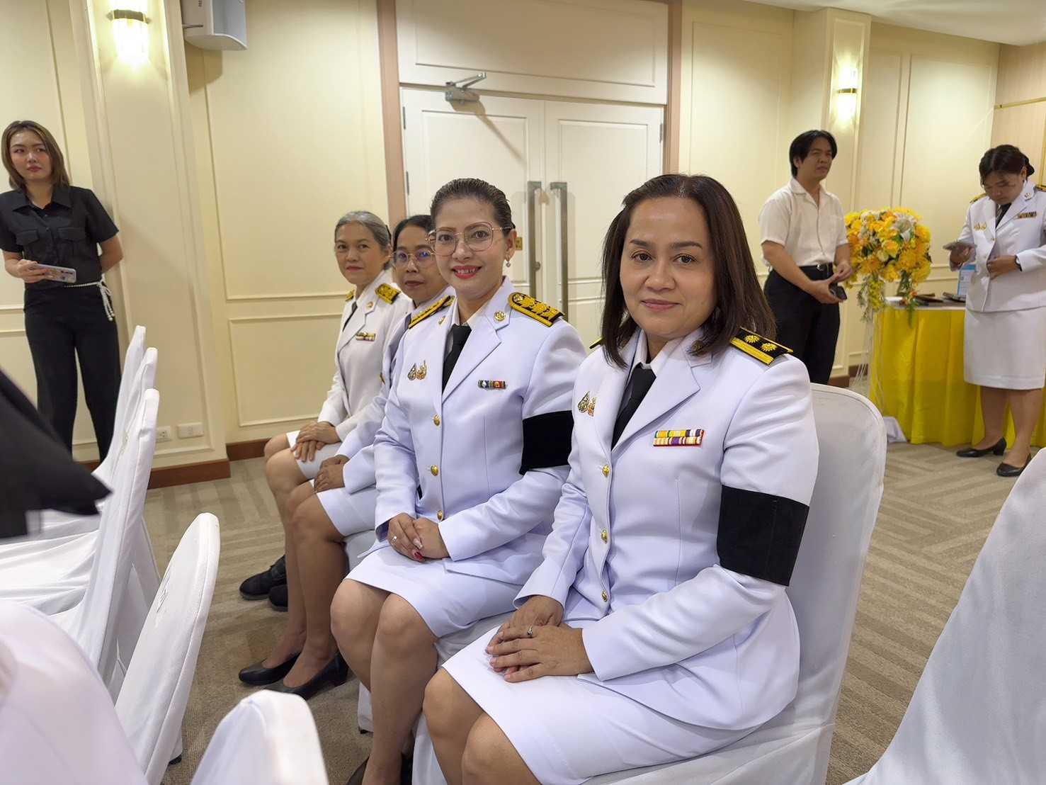 title - วันที่ 2 มีนาคม 2569 เวลา 10.00 น. นายวิทูล ประดิษฐบุญ ปฏิรูปที่ดินจังหวัดปราจีนบุรี มอบหมายให้ เจ้าหน้าที่ ส.ป.ก.ปราจีนบุรี เข้าร่วมพิธีมอบปฏิทินหลวง พุทธศักราช 2569 พระราชทานสำหรับความสุขปีใหม่ เบื้องหน้าพระบรมฉายาลักษณ์  และพิธีมอบหนังสือสารานุกรมไทยสำหรับเยาวชนฯ เล่ม 45 ฉบับพระราชทาน